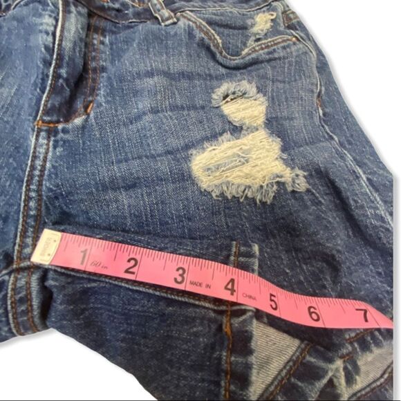 Joe’s Jeans Distressed Denim Shorts - Picture 6 of 7